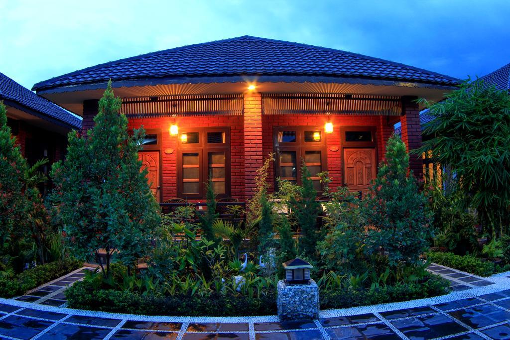 Hotel Brilliant Науншве Екстер'єр фото