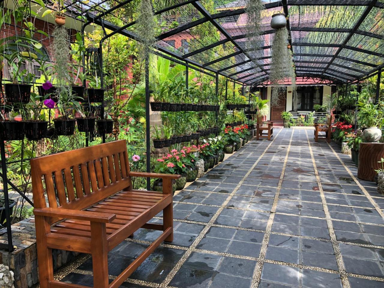Hotel Brilliant Науншве Екстер'єр фото
