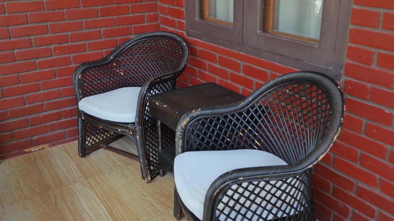 Hotel Brilliant Науншве Екстер'єр фото